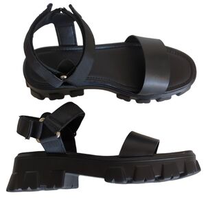 NWOT JF Riley Platform Chunky Ankle Strap Sandals 10 Black